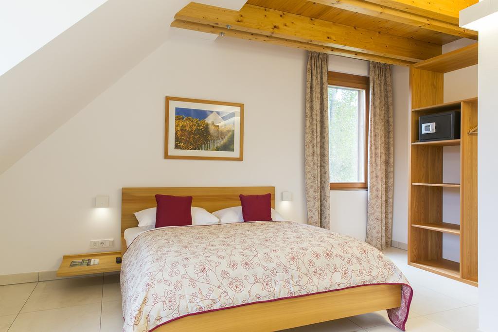 Moor-Rosl Apartmenthotel Gamlitz Buitenkant foto